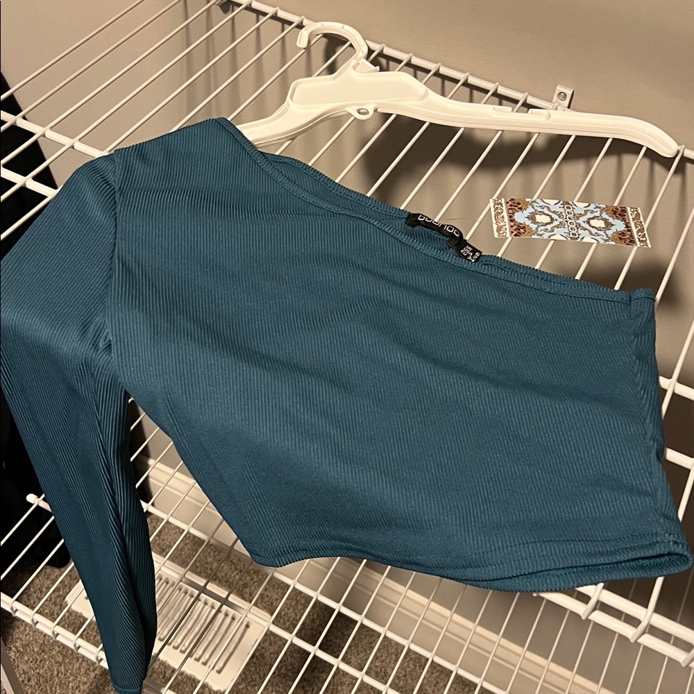 NWT * Boohoo Teal Ribbed Crop Top Size 2